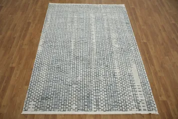 Blue and White Geometric Rug to Enhance Modern Decor 5x8