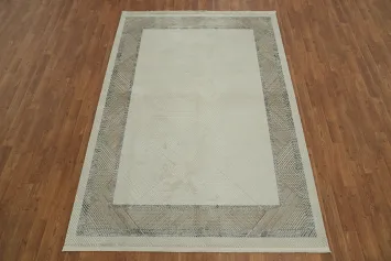 Neutral Geometric Rug Perfect for a Modern Minimalist Look 5x8