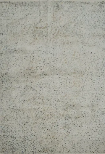 Elegant Neutral-Tone Area Rug with Intricate Details 5x8