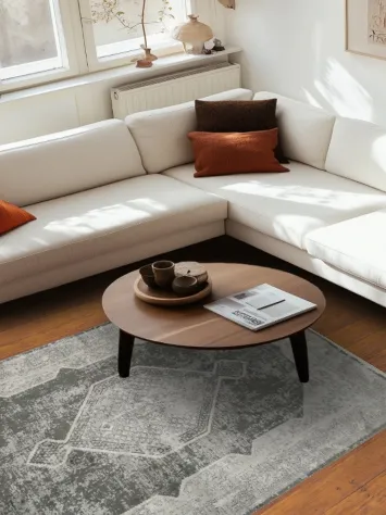 Elegant Gray Rug Featuring a Distressed Geometric Pattern 5x8