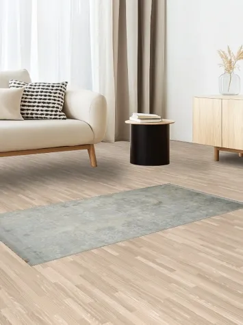 Luxurious Light Gray Rug with Subtle Distressed Patterns 3x5