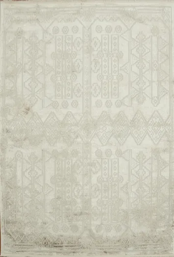 Ivory Rug with Intricate Patterns Perfect for Minimalist Spaces 5x8
