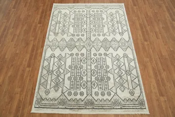 Luxury Area Rug with Symmetrical Tribal Patterns for Modern Homes 5x8