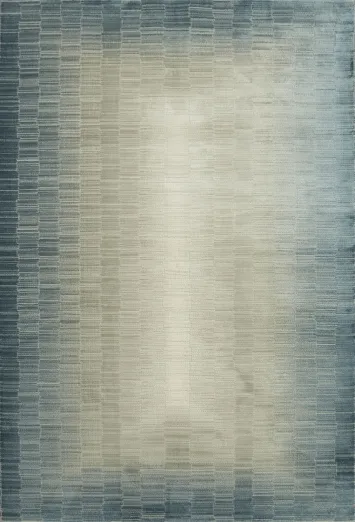 Elegant Transitional Rug with Gradient Shades of Blue 5x8