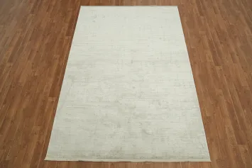Soft Neutral Tone Rug Perfect for Any Living Space 5x8