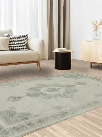 Antique-Inspired Rug with Modern Gray and White Patterns 5x8