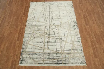 Elegant Neutral Tone Rug with Abstract Linear Design 5x8