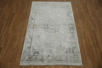 Elegant Vintage Distressed Rug in Soft Neutral Tones