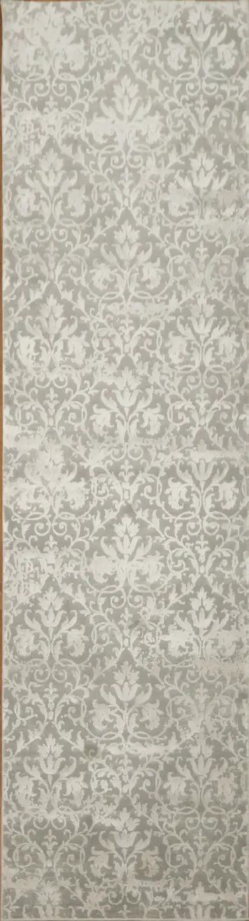 Sophisticated Grey Runner Rug with a Classic Design 2x8