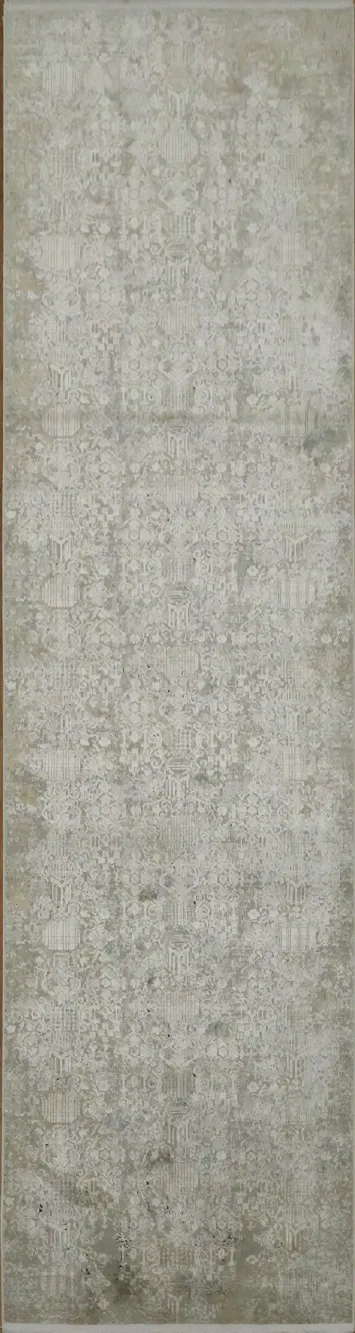 Classic Vintage Style Runner Rug in Soft Neutral Tones 3x10