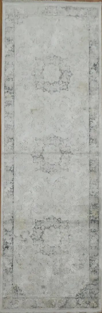 Subtle Gray Tones in Vintage-Style Rug for Modern Spaces 3x10