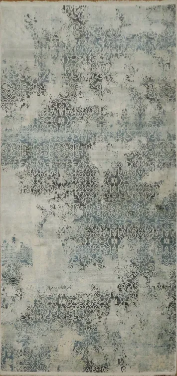 Sophisticated Vintage-Style Rug with Distressed Blue Motifs 3x7