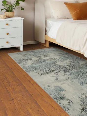 Sophisticated Vintage-Style Rug with Distressed Blue Motifs 3x7