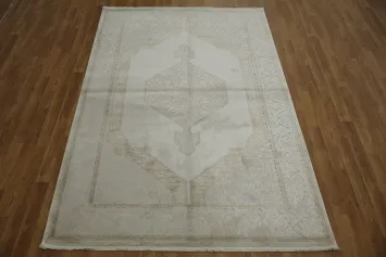 Traditional Medallion Rug in Earthy Hues for Timeless Elegance 5x8