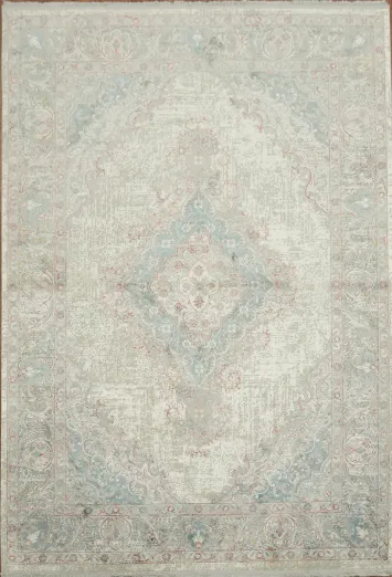 Luxurious Persian design rug with elegant vintage appeal 5x8