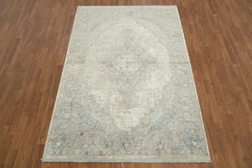 Luxurious Persian design rug with elegant vintage appeal 5x8