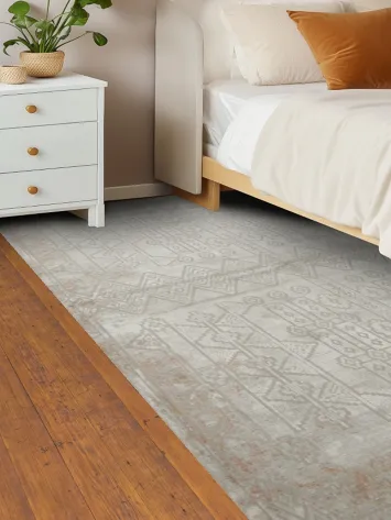 Minimalist Light Grey Rug Ideal for a Modern Living Space 5x8