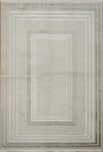 Modern Sophistication: Elegant Off-White Rug with Geometric Design 5x8