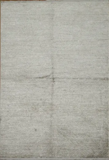 Soft Neutral Tone Area Rug to Enhance Minimalist Spaces 5x8