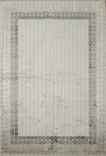 Sophisticated Neutral Toned Area Rug with Patterned Edges 5x8