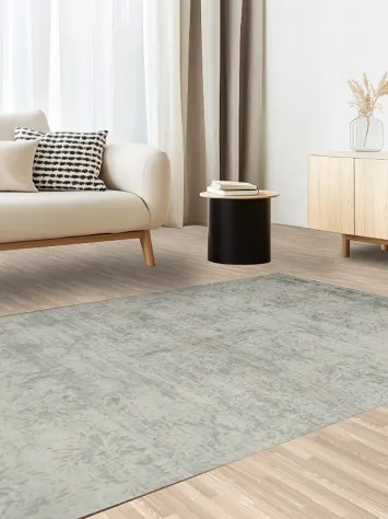 Elegant Gray Pastel Rug with Subtle Floral Patterns and Texture 5x8