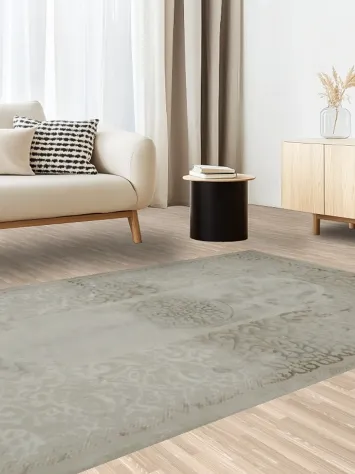 Neutral-Toned Area Rug with Delightful Ornamental Design 5x8