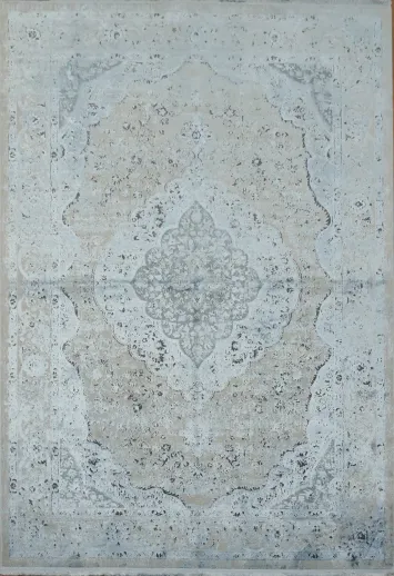 Elegant Vintage-Style Rug with Classic Ornamented Pattern 5x8