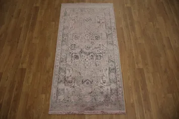 Stunning Persian-Inspired Rug with Subtle Distressed Finish 3x5