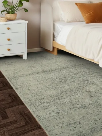 Elegant Vintage Patterned Rug in Soft Neutral Tones 5x8