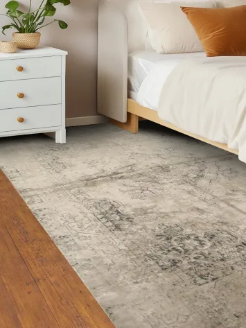 Antique Damask Pattern Rug with Subtle Distressing 5x8