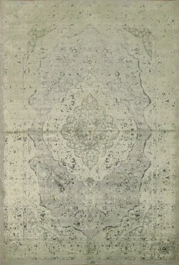 Vintage-Style Rug Featuring a Sophisticated Ornate Pattern 5x8