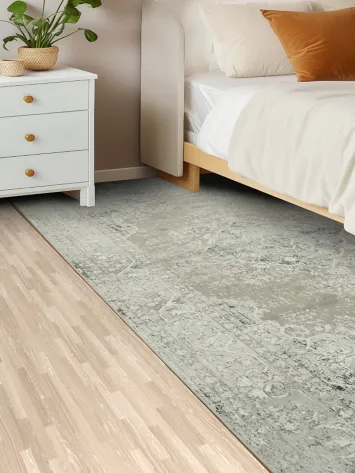 Sophisticated Light Grey Rug with Ornate Classical Detail 5x8