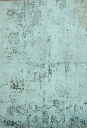 Elegant Faded Blue Accent Rug with Distressed Look 5x8