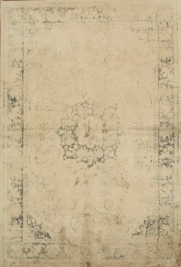 Classic Persian-Style Rug in Neutral Earthy Tones 5x8