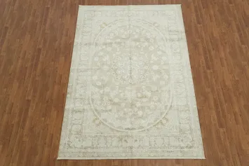 Sophisticated Ivory Rug with Intricate Floral Patterns 6x10