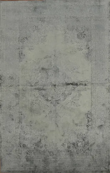 Sophisticated Area Rug in Gray with Antique Distressing 5x8