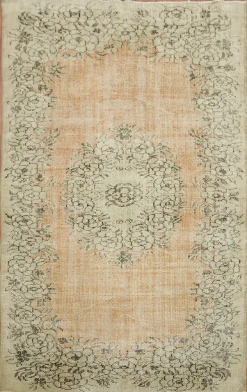 Vintage Floral Elegance: Distressed Oriental Medallion Rug Design 5x8