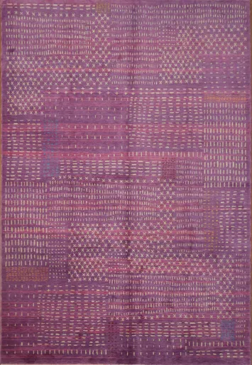 Elegant Plum-Colored Rug Ideal for Modern Living Rooms 6x9