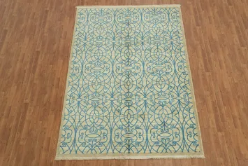 Elegant Blue-Patterned Rug for Contemporary Living Spaces 6x9