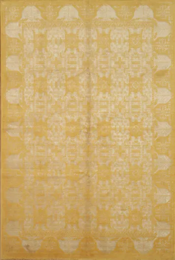 Elegant Gold Area Rug with Classic Ornamental Patterns 7x10