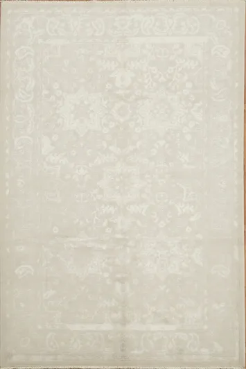 Luxurious Neutral Toned Rug for Sophisticated Spaces 7x10