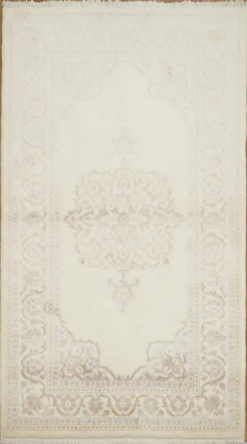 Elegant Vintage-Inspired Rug for a Timeless Living Room Ambiance 3x5