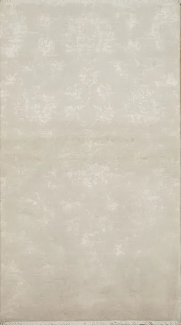 Soft Neutral Toned Rug for a Subtle Elegant Touch 3x5