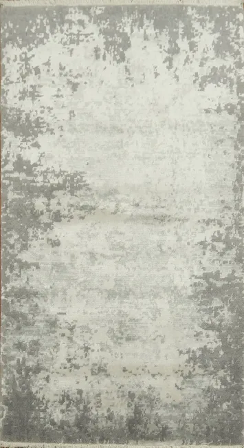 Modern Distressed Design Rug in Serene Gray Tones