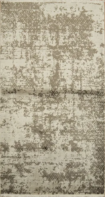 Contemporary Abstract Patterned Rug in Soft Earthy Tones