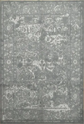 Luxurious Gray Rug Featuring Timeless Ornamental Details 7x10