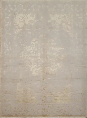 Classic Beige Rug with Elegant Antique Aesthetic
