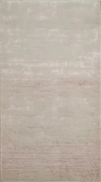 Soft Elegance: Subtle Pink Tone Gradient Area Rug