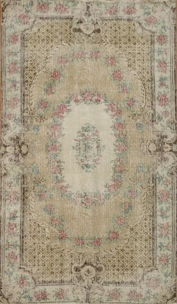 Elegant Vintage Area Rug with Floral Patterns and Classic Motifs 4x7