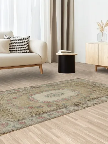 Elegant Vintage Area Rug with Floral Patterns and Classic Motifs 4x7